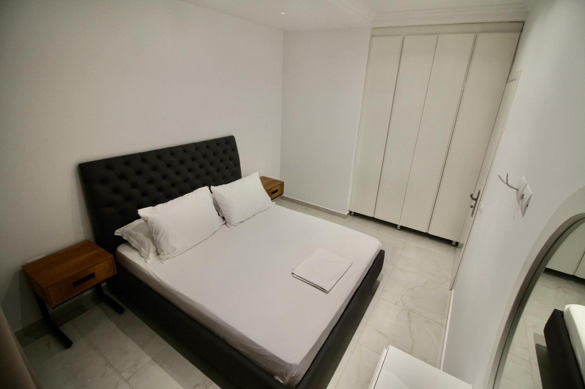 Sela Apartments Sarande Exterior photo